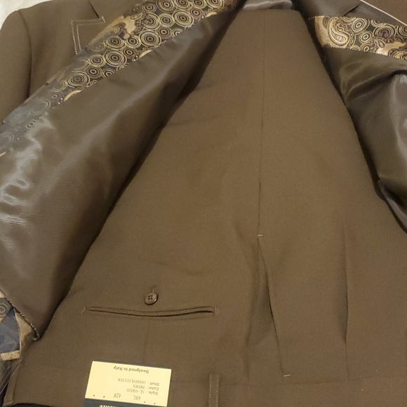 3piece suit brand new never worn. - Picture 4 of 4